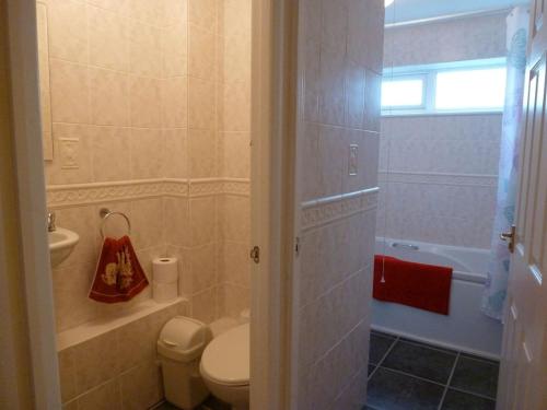 8 Manorcombe Bungalows 8 Manorcombe Bungalows