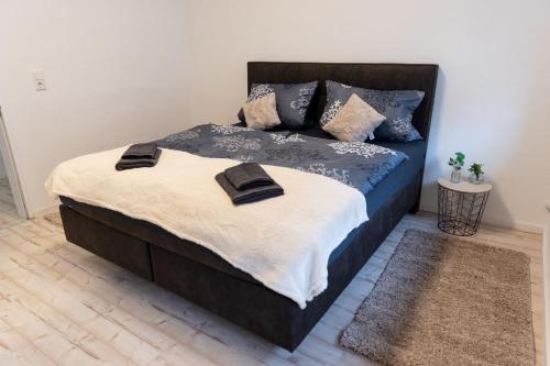 Pension Zimmer - Gemeinschaftsküche und Badezimmer in Bad Oeynhausen, Deutschland