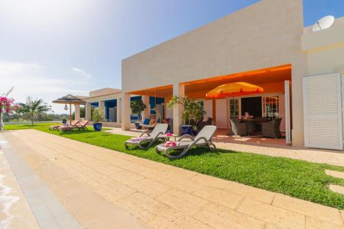 Facilities, Amazing Villa With Pool Gym And Spa in Quatro Estradas