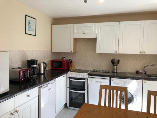 8 Manorcombe Bungalows 8 Manorcombe Bungalows