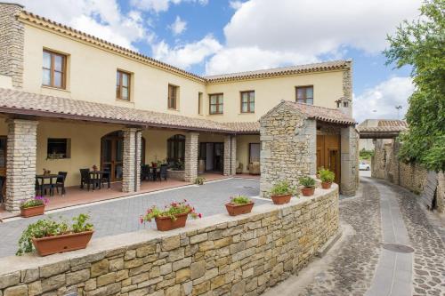 Albergo Diffuso Il Mandorlo Hotel de charme Genoni