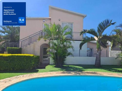 Appartement paisible avec jardin & piscine