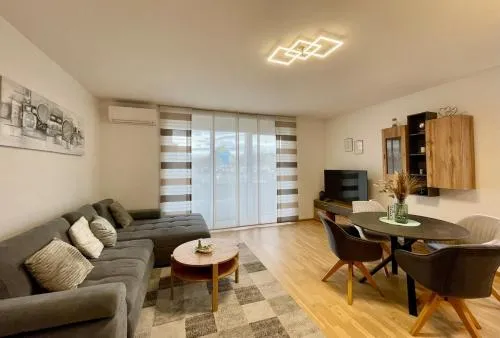 Modernes Cityapartment mit Murblick in Graz, Österreich