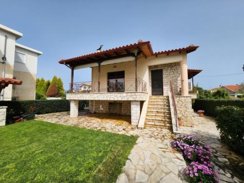 LoGGOS VILLA in Longos Aegio