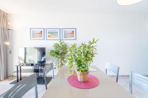 One-Bedroom Apartment image 10