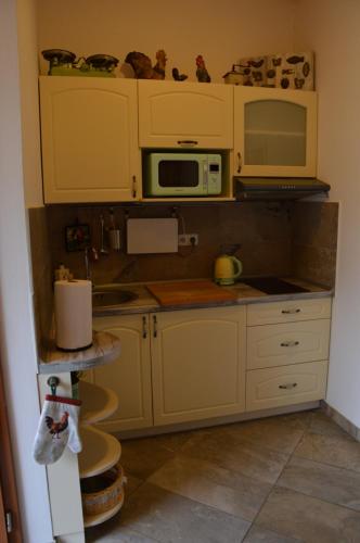 ห้องครัว, Statek u Kynosů - Apartmá u kohoutka (Statek u Kynosu - Apartma u kohoutka) in เตรเบโชวิซ