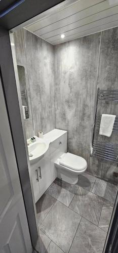 The Victoria Hotel - image 11