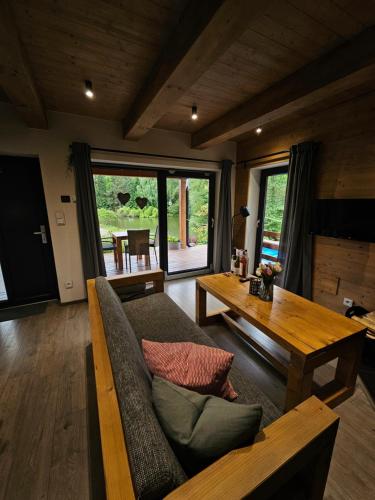 Apardo Chaty Březka - Trojka (Apardo Chaty Brezka - Trojka) in ลิบุน