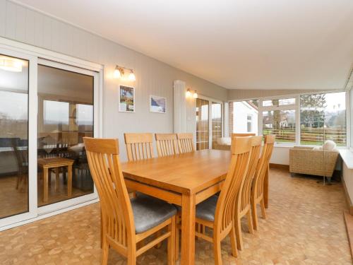 酒店外观, 14 Birchwood Road in 伍拉斯顿