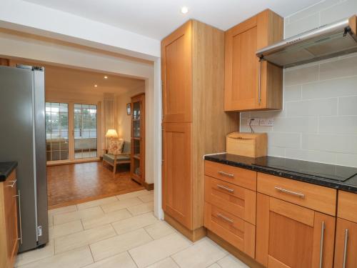 酒店外观, 14 Birchwood Road in 伍拉斯顿