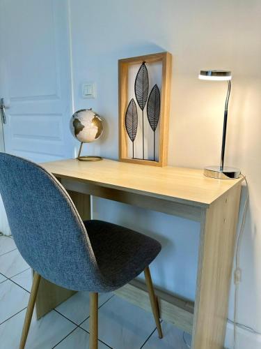 La Closeraie appartement centre de senlis, parking et terrasse in Senlis