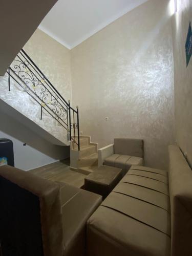 Entire studio close to Sale, Marina, beach and transportation 5