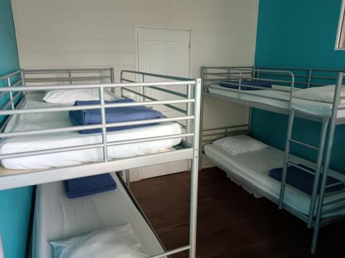 1 bunk bed