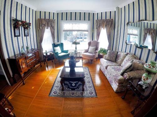 Blue Gables Bed and Breakfast 2