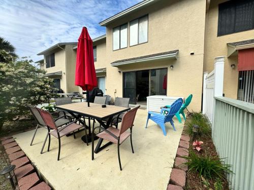 2 BD 2 and half BA Two Story Beach Haven Pet Friendly with Golf Cart in 파나마 시티 (FL)