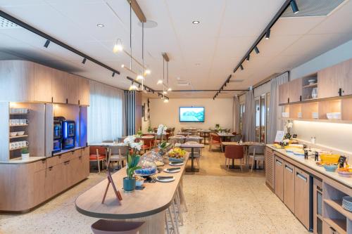 餐饮, 安茹湖美因诺富特酒店 (Novotel Angers Lac de Maine) in 昂热