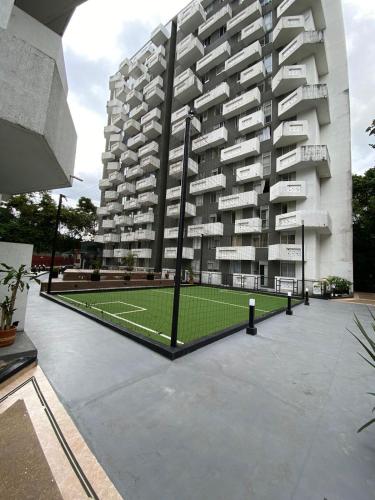 One-Bedroom Apartment image 6