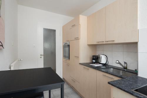 Downtown Dream 2 5BR with Balcony and Style BA 51, Zürich (photo 2)