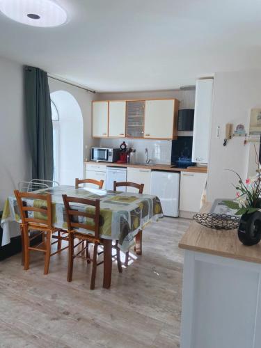 Iekārtas, Le Petit Manoir in Ussat