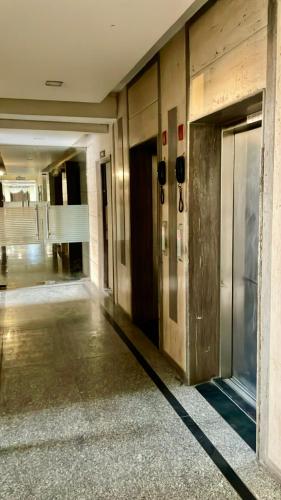 ZenRoofs- Homely 2BHK Apartment in ไมลา พาฆะ