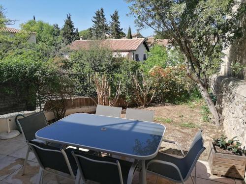 T3 Independant de 62 m2, place de parking prive, au calme et central, avec jardinet et balcon in Saint-Georges-d'Orques