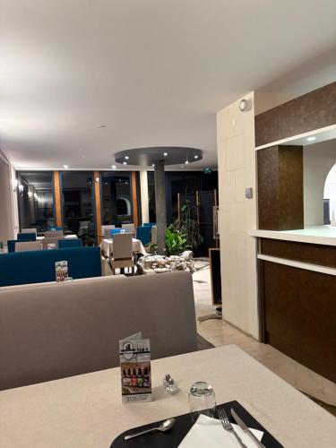 Restorāns, Hotel La Vinaigrerie LOGIS in Joinville