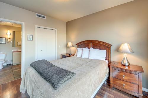 Resort Getaway on Lake Chelan Pool and Beach Access