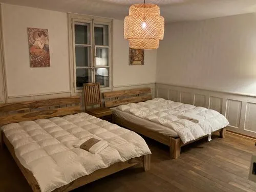 Old Rustic Simple Swiss Flat 60m2 Authentic Center Burgdorf Parking Small Bath in Burgdorf, Schweiz