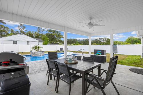 NEW HOT TUB- Dog Friendly Home Near Beach and Golf with Pool and Spa in Socastee (SC)