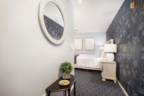 Queen Suite - Non-Smoking