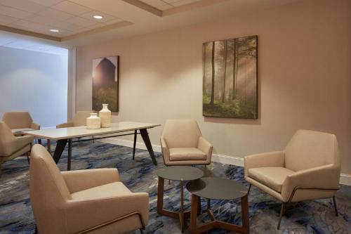 Fairfield Inn & Suites by Marriott Orlando International Drive/Convention Center - image 14