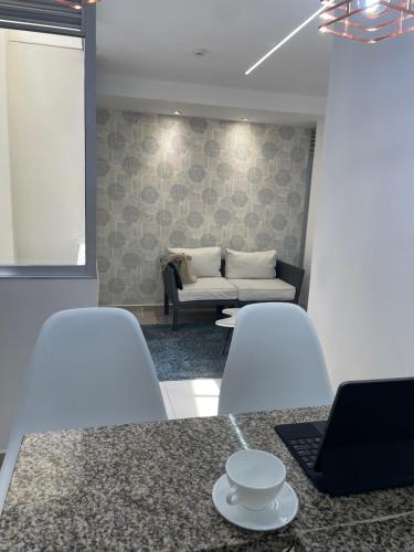 One-Bedroom Apartment image 6