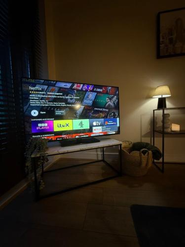 2 bedroom Titanic Apartment - 1 night stays! in เบลฟาสต์ แอร์พอร์ต