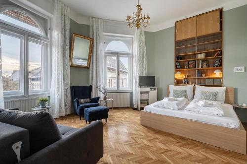 Central Parkside Apartment, Budapest