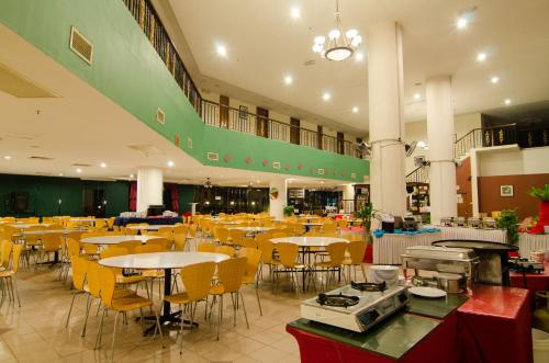 Restaurant, Coral Bay Resort Pangkor in Pangkor