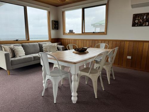 Drift Away in Greens Beach