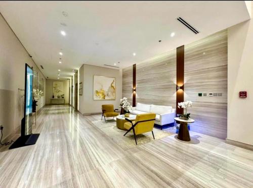 Farhad Azizi Al Jaddaf Sleek Studio, Dubai (foto 3)