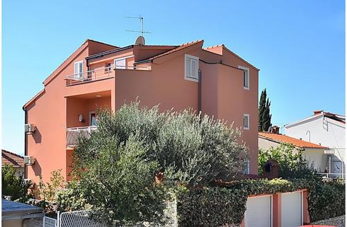 Poolside Paradise - A Hidden Gem in Split