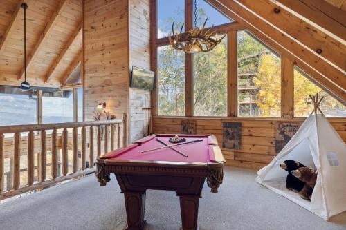 Serenity - Sweeping Mountain VIEWS From Every Room, Sevierville (foto 10)