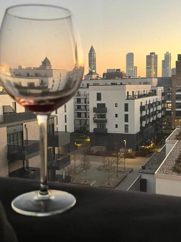 A szálláshely kívülről, Zimmer mit eigenem Badezimmer - 1 Bahn-Station zur Messe und HBF in Gutleutviertel