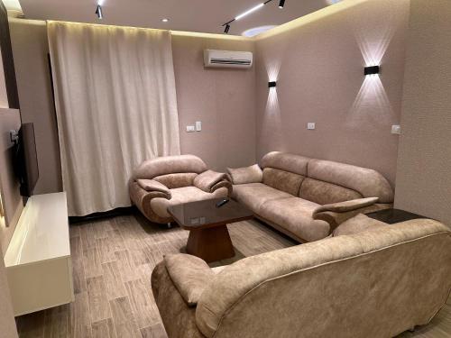 Cozy 2 bedrooms apartment In Rehab City