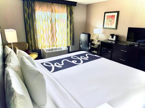 La Quinta by Wyndham Orlando Universal area - image 13