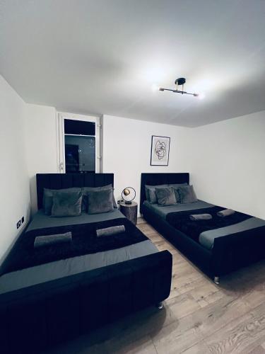 2 Bedroom Penthouse City View, Wolverhampton