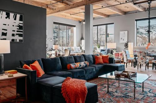 4000sf Unique 4BR loft NOBO District image