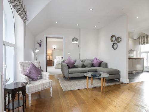 Exterior view, Harlech Apartments - Efnisien in Harlech