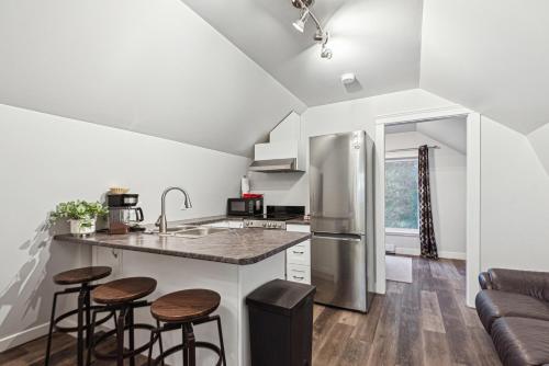 Konyha, Quiet and rural apartment in the country in Shawnigan Lake (BC)
