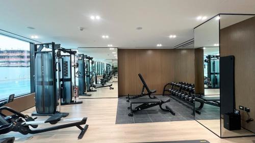 Brand New Apt On Top Floor 1BR w Spa And Pool, Dubaj (fotografie 7)