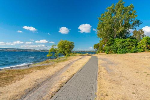 Willow Lake House - Lake Taupo Holiday Home - image 5