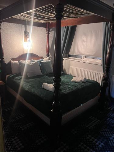 1 queen bed