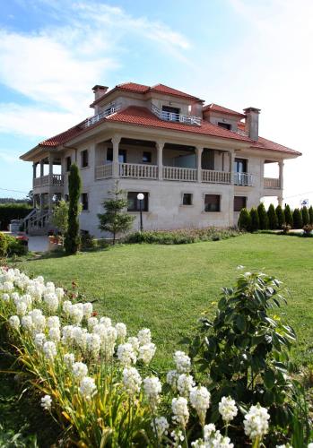 Pensión Residencia A Cruzán - image 11